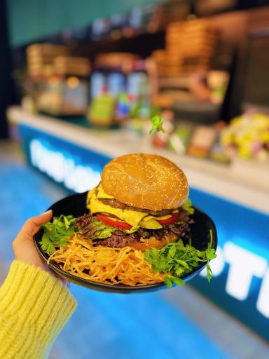 عکس کافه فست فود یازده