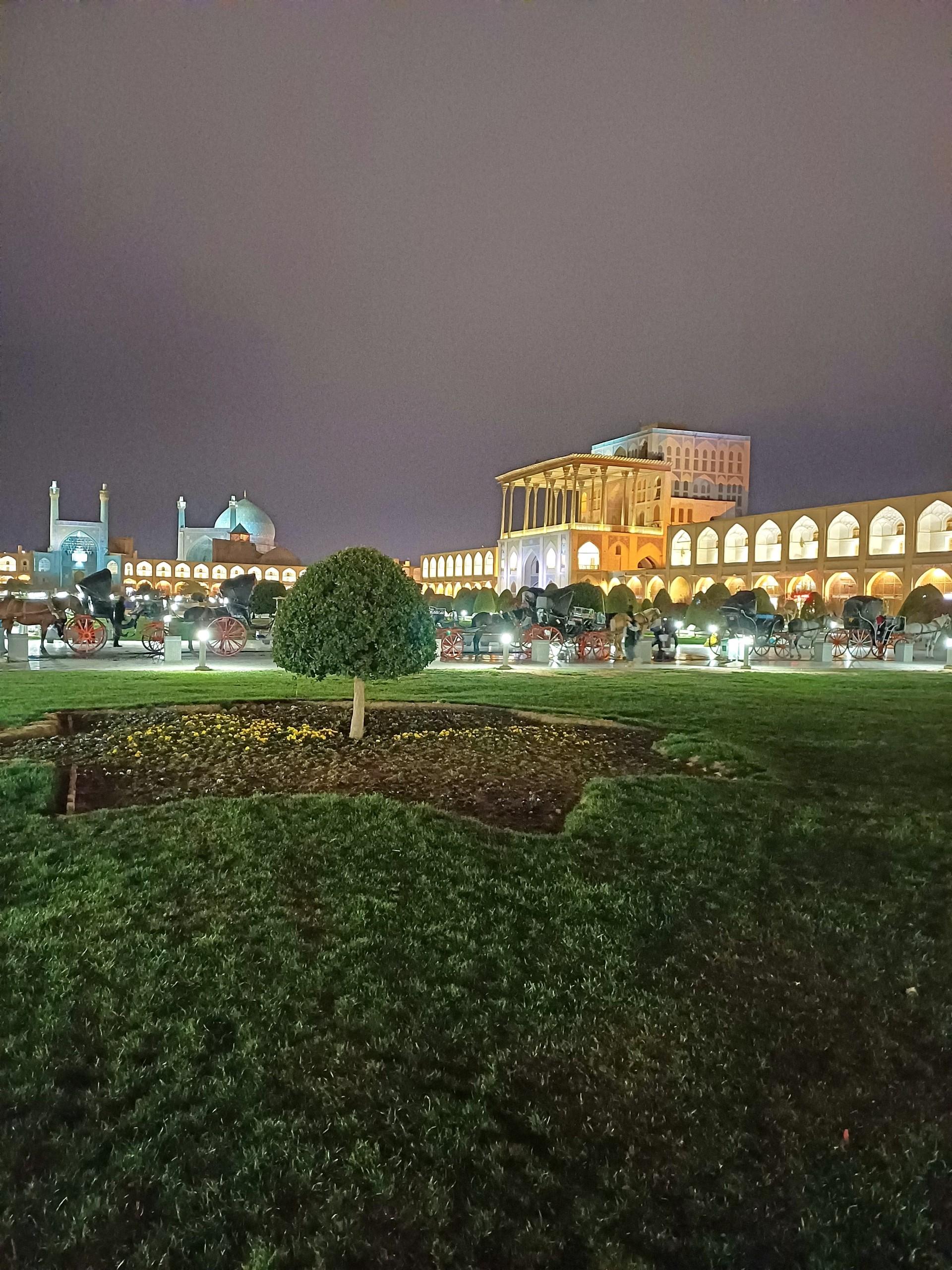 عکس زمین چوگان میدان نقش جهان 