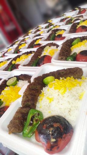 عکس تهیه غذای ضیا پخت