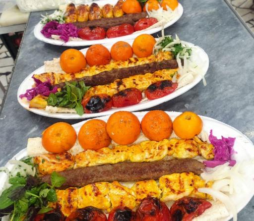 عکس تهیه غذای ضیا پخت