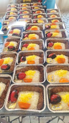 عکس تهیه غذای ضیا پخت