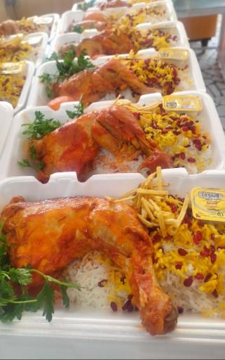 عکس تهیه غذای ضیا پخت