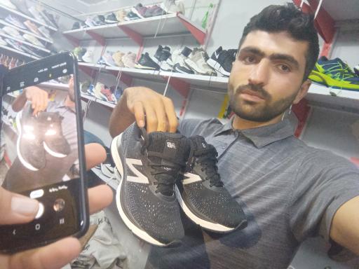 عکس کفش و لباس استوک اسدی