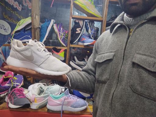 عکس کفش و لباس استوک اسدی