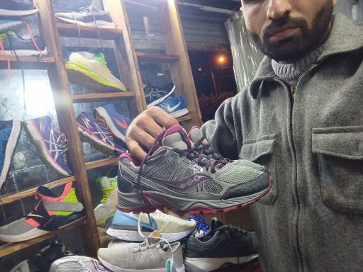 عکس کفش و لباس استوک اسدی