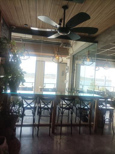 عکس فست فود چیکن فکتوری