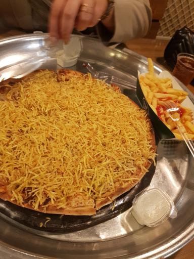 عکس فست فود چیکن فکتوری