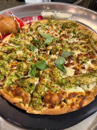 عکس فست فود چیکن فکتوری