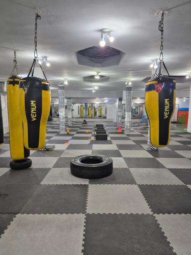 عکس باشگاه ورزشی شهدای پاوا 