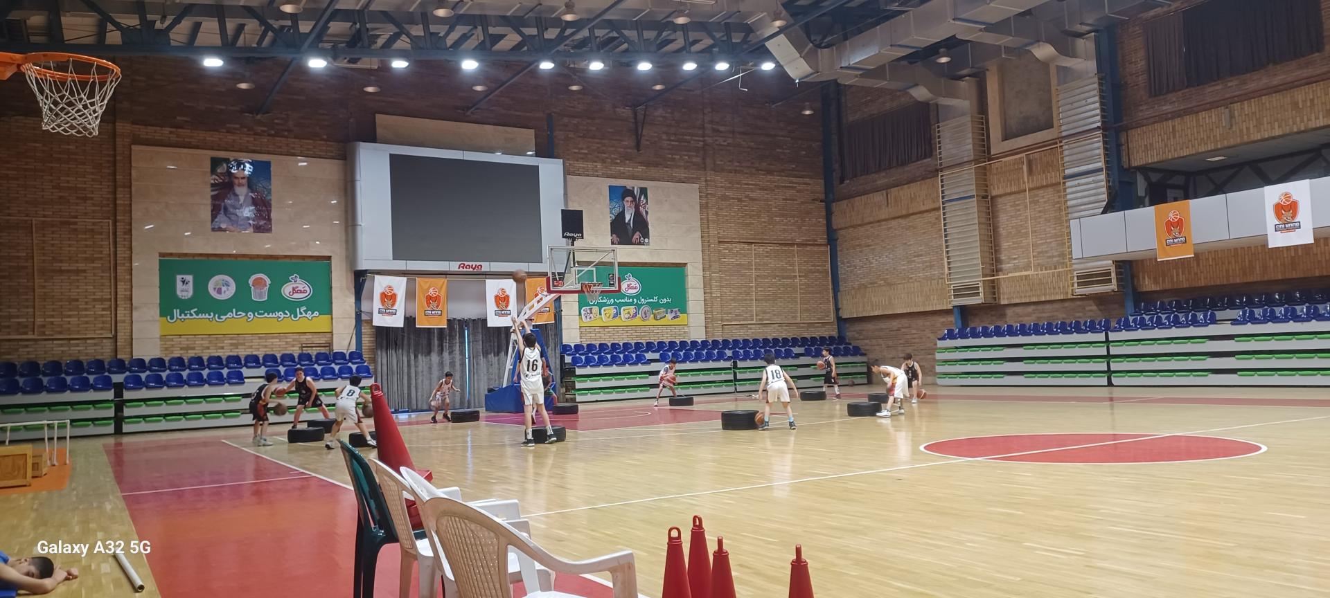 عکس سالن ورزشی شهید کشوری شهرقدس