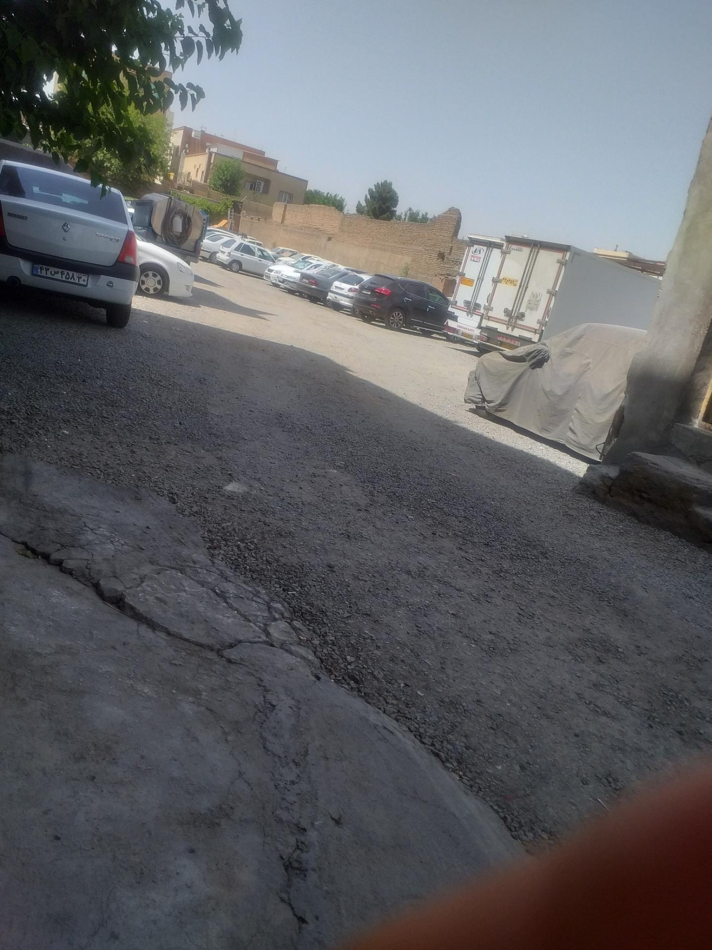 عکس پارکینگ پارسیان