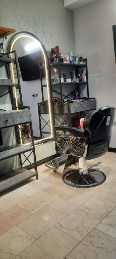 عکس آرایشگاه مردانه نیوفیس    H+