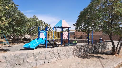 عکس زمین بازی کودکان