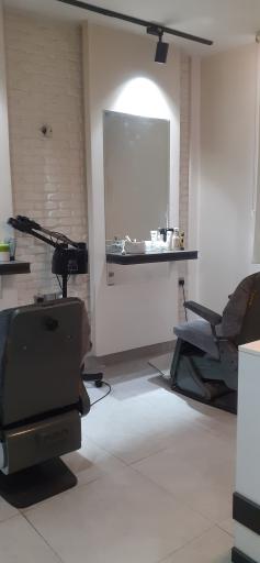 عکس سالن پیرایش مردانه والا