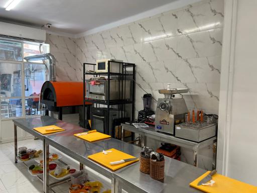 عکس آموزشگاه فنی و حرفه ای آشپزشو