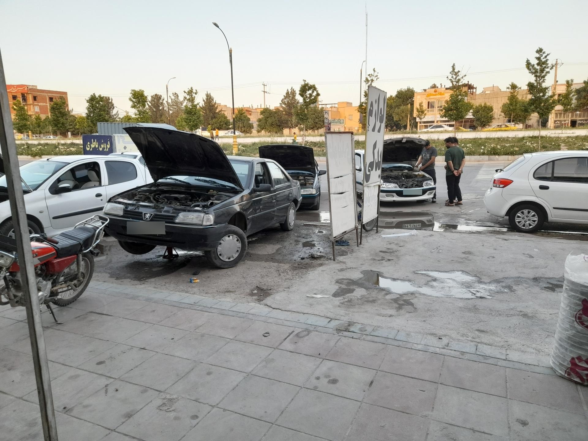 عکس باطری سازی و جلوبندی حسین زاده