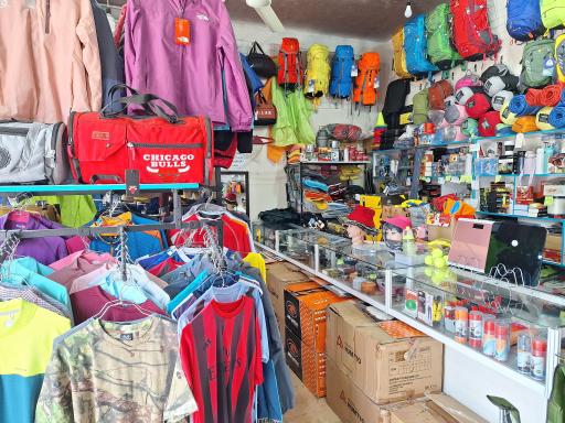 عکس فروشگاه تجهیزات ورزشی کوهنوردی