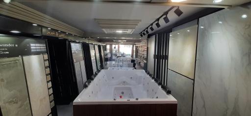 عکس فروشگاه مرکزی کاشی تبریز لوبلیا