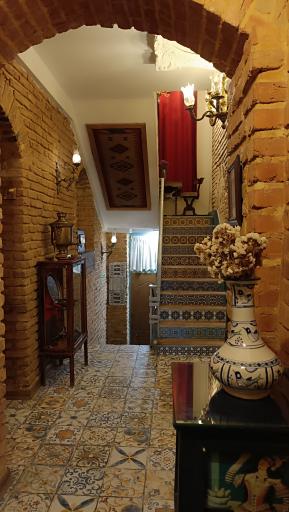 کافه رستوران عمارت یار