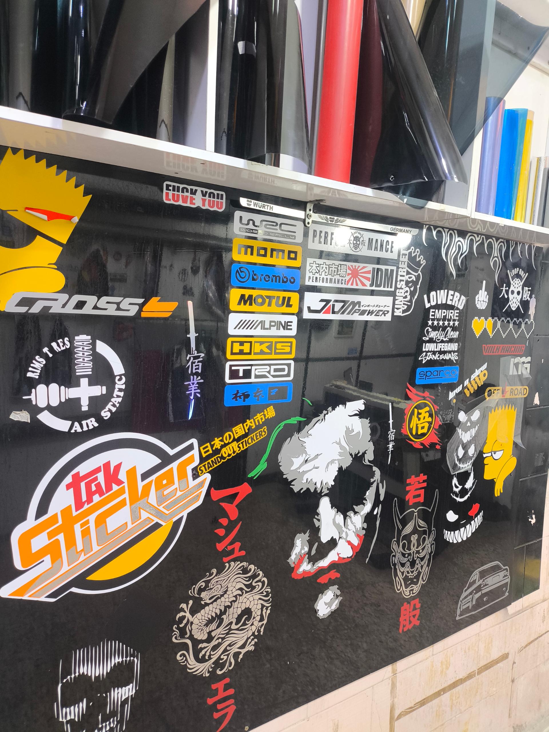 عکس فروشگاه دودی و استیکر تک استیکر