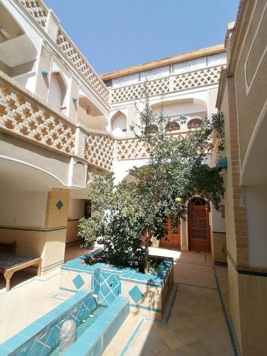 عکس هتل سنتی انار