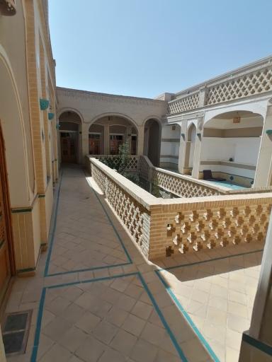 عکس هتل سنتی انار