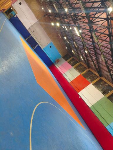 عکس سالن ورزشی شهدای گلشهر