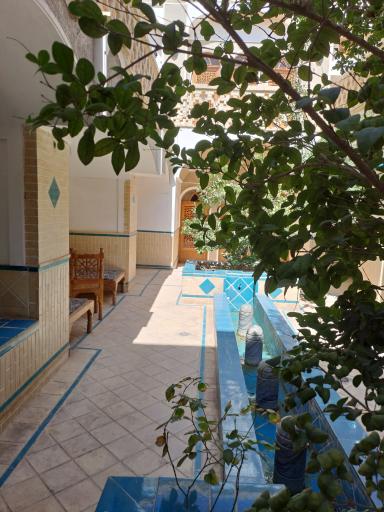 عکس هتل سنتی انار