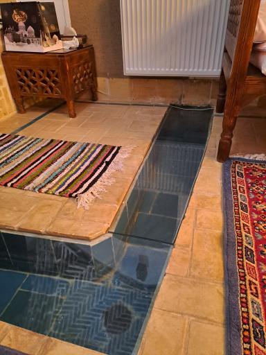 عکس هتل سنتی انار