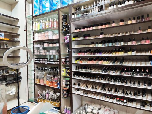 عکس فروشگاه آرایشی قاصدک