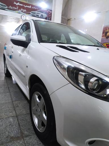 عکس نمایشگاه اتو گالری اسب سفید