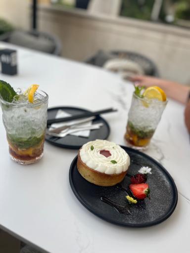 عکس هالیدیز پالازو