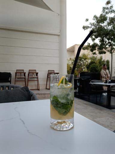 عکس هالیدیز پالازو