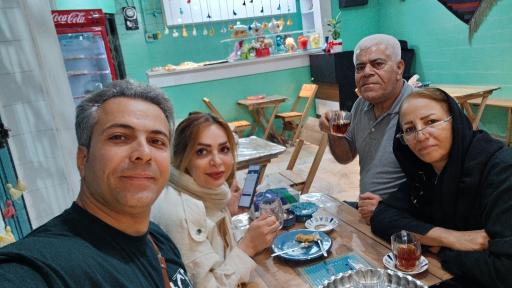 عکس کافه رستوران آوش