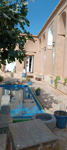 عکس بوم‌گردی عمارت بانو