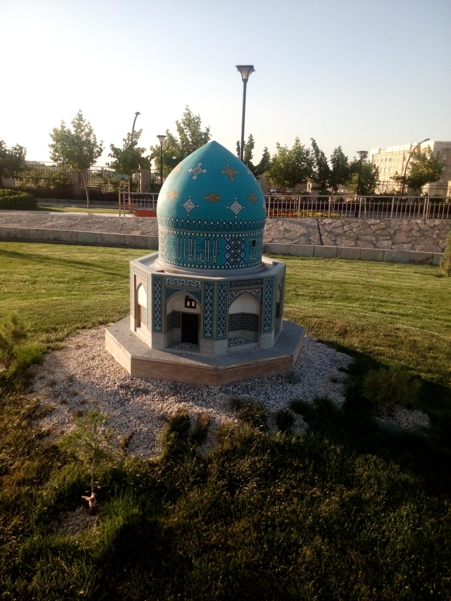 عکس پارکینگ بوستان مینیاتوری