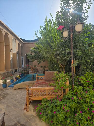 عکس بوم‌گردی عمارت بانو