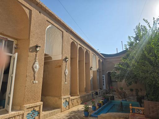 عکس بوم‌گردی عمارت بانو