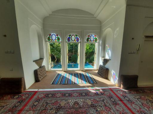 عکس بوم‌گردی عمارت بانو