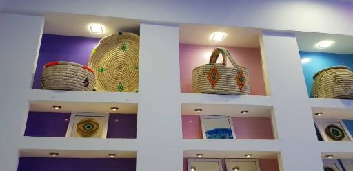 عکس فروشگاه هنرهای دستی لیانا