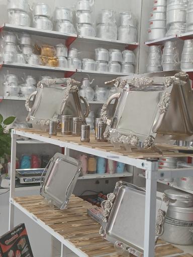 عکس فروشگاه ظروف آشپزخانه کاج