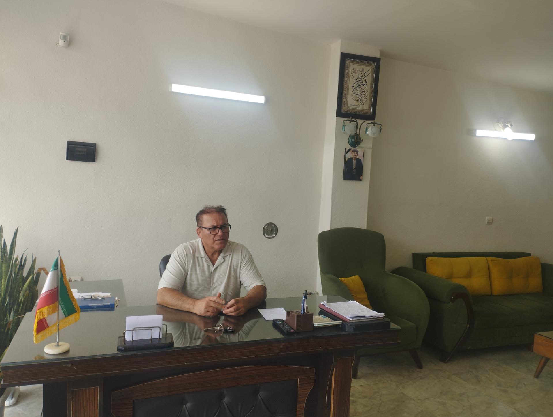 عکس مشاور املاک جمال