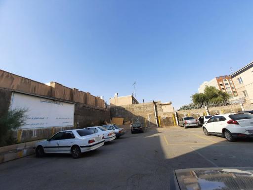 عکس پارکینگ آزمایشگاه فرجاد 