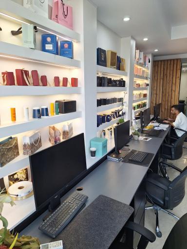عکس سالن زیبایی نینوش