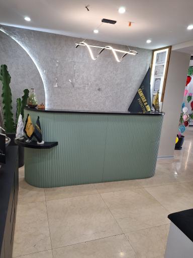 عکس سالن زیبایی نینوش
