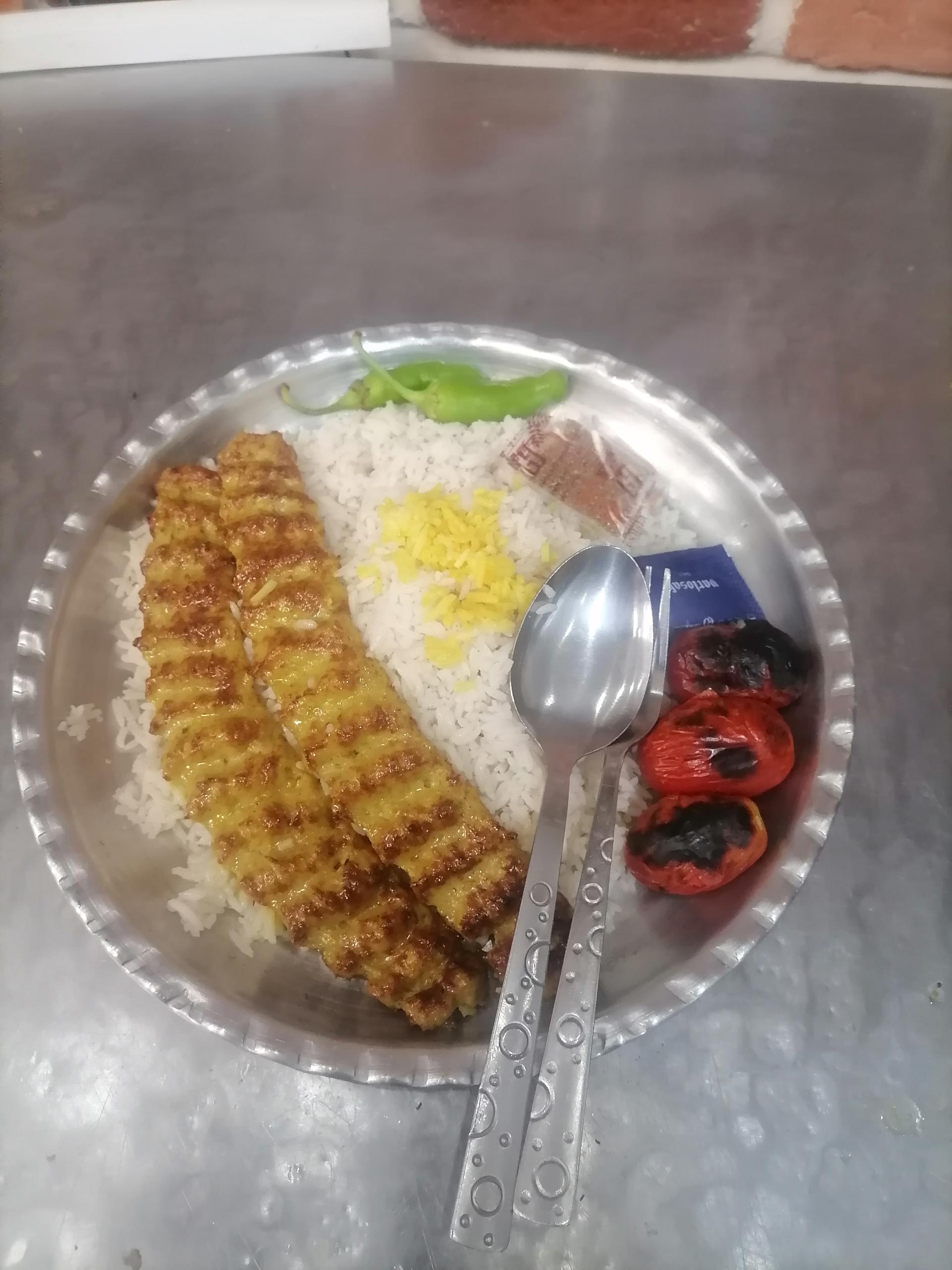 عکس تهیه غذا اقتصادی هاتف 