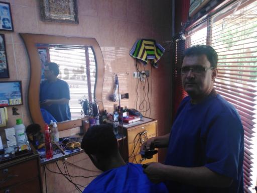 عکس آرایشگاه مردانه پیروز