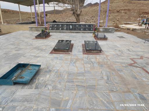 عکس گلزار شهدای روستای کیچی 