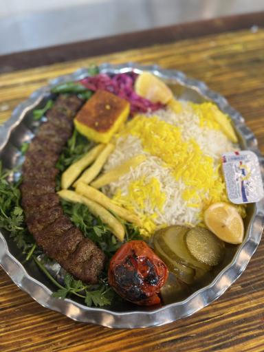 عکس رستوران کلبه شاندیز