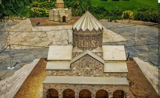 عکس باغ موزه مینیاتور